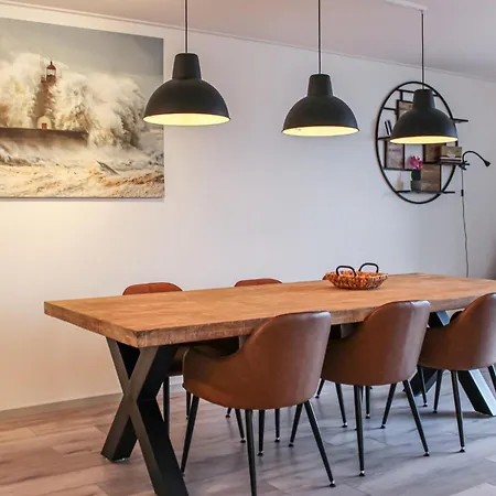 Waterhuis Holiday home *
